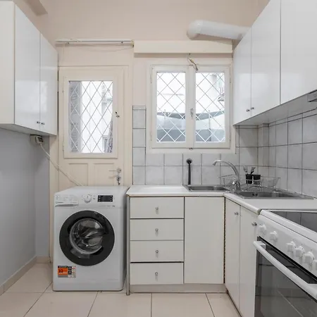 Casa Vibrant - Colorful 2br With Balcony In Koukaki *